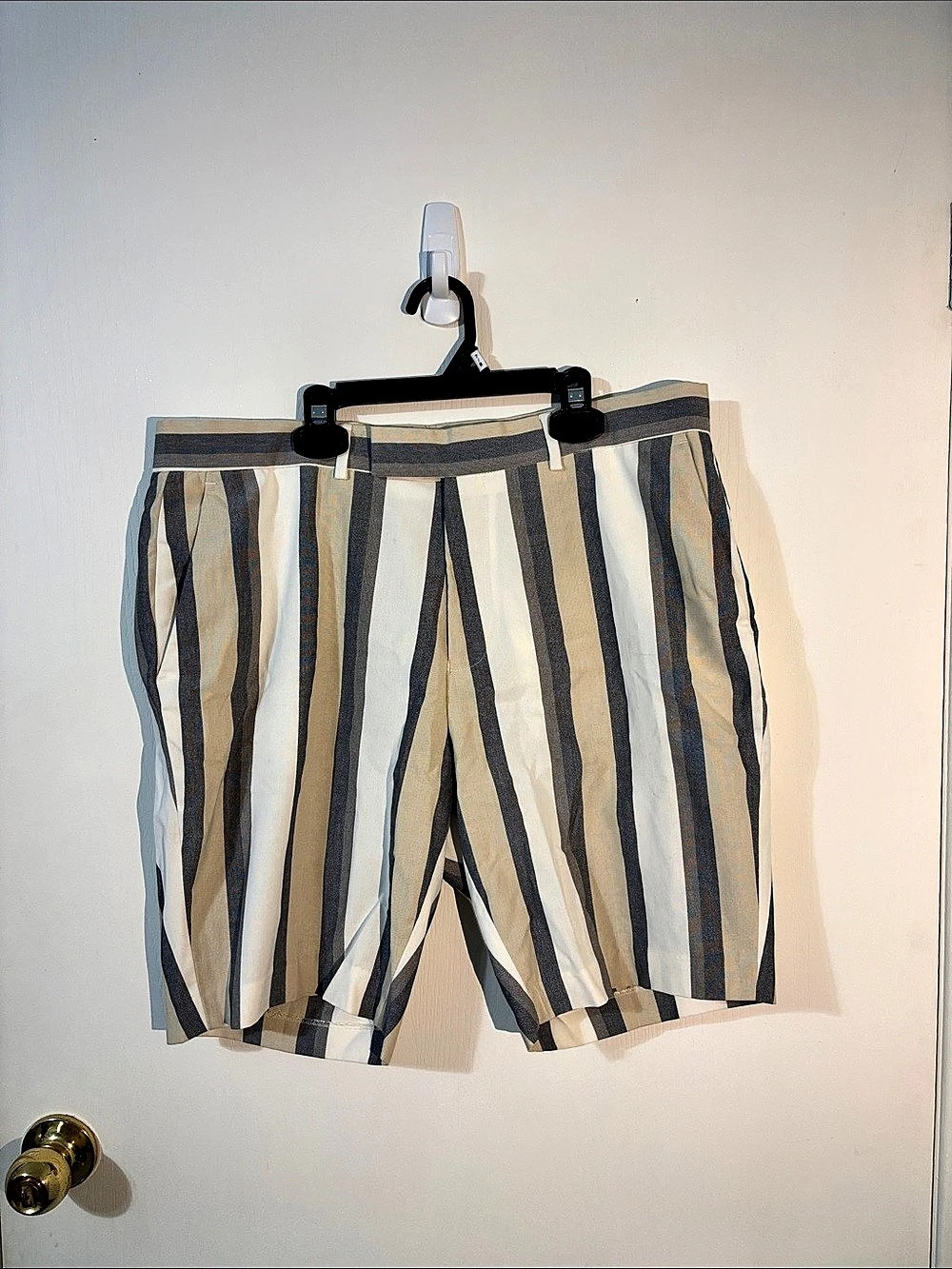 ASOS Men’s Size 36 Striped Shorts in Grey, White, and Cream